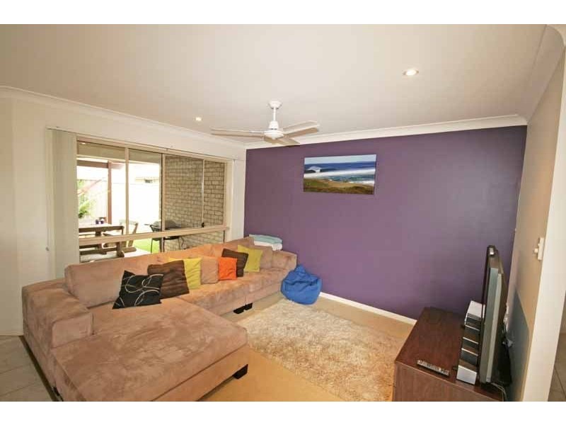 2/5 Tathra Avenue, Pottsville NSW 2489