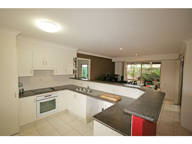 2/5 Tathra Avenue, Pottsville NSW 2489