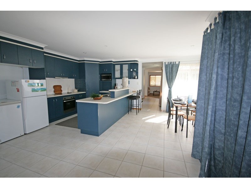 17 Flintwood Street, Pottsville NSW 2489