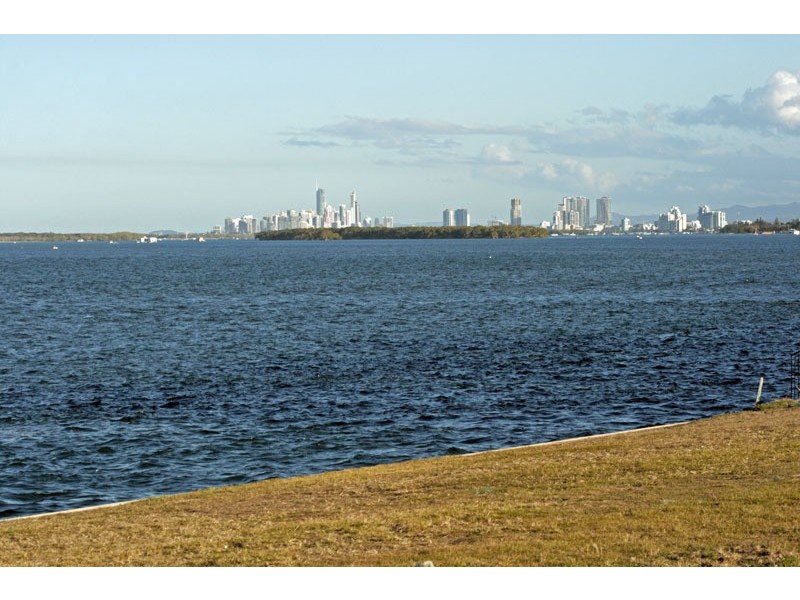 17 King Arthurs Court, Paradise Point QLD 4216