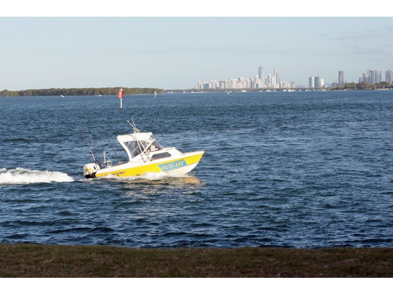 17 King Arthurs Court, Paradise Point QLD 4216