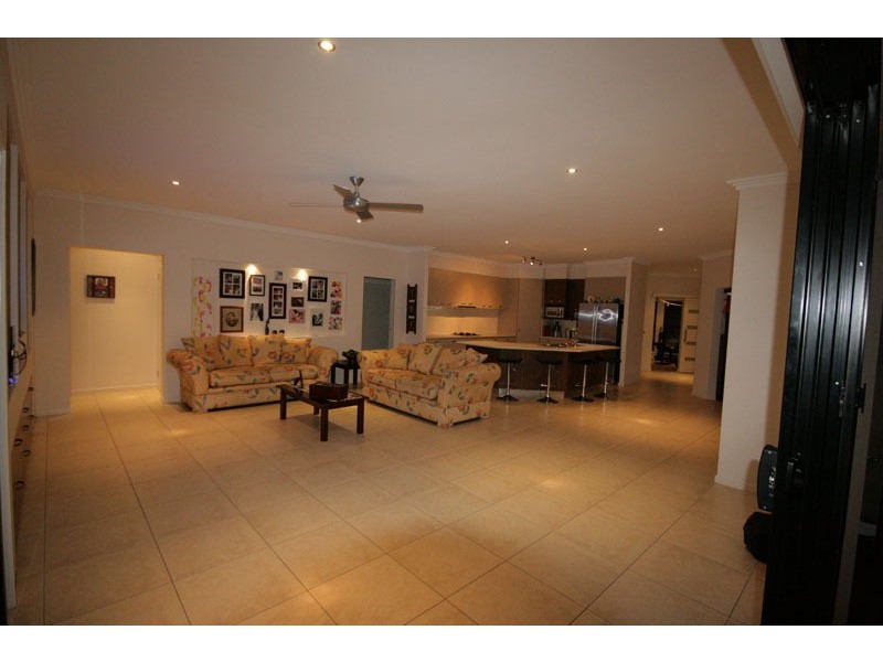 2 Benaud Place, Pottsville NSW 2489