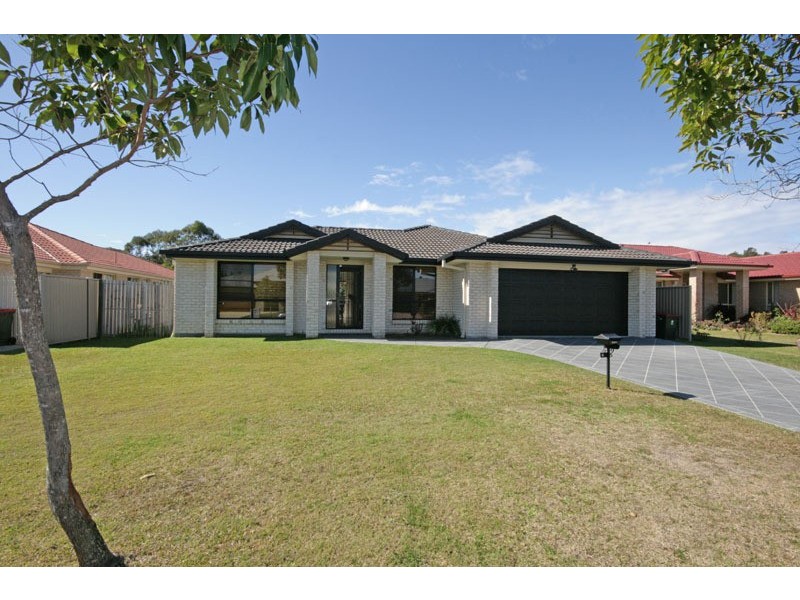 16 Suffolk Parade, Pottsville NSW 2489