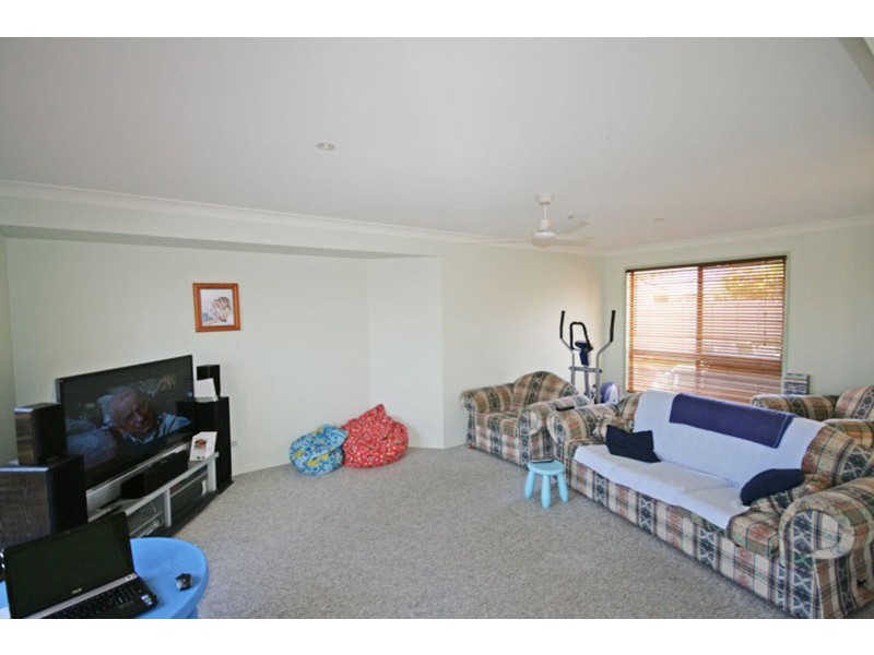 16 Suffolk Parade, Pottsville NSW 2489