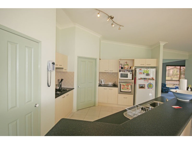 16 Suffolk Parade, Pottsville NSW 2489