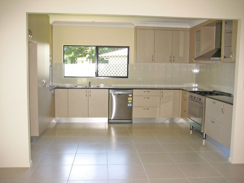 19 Norfolk Close, Holloways Beach QLD 4878