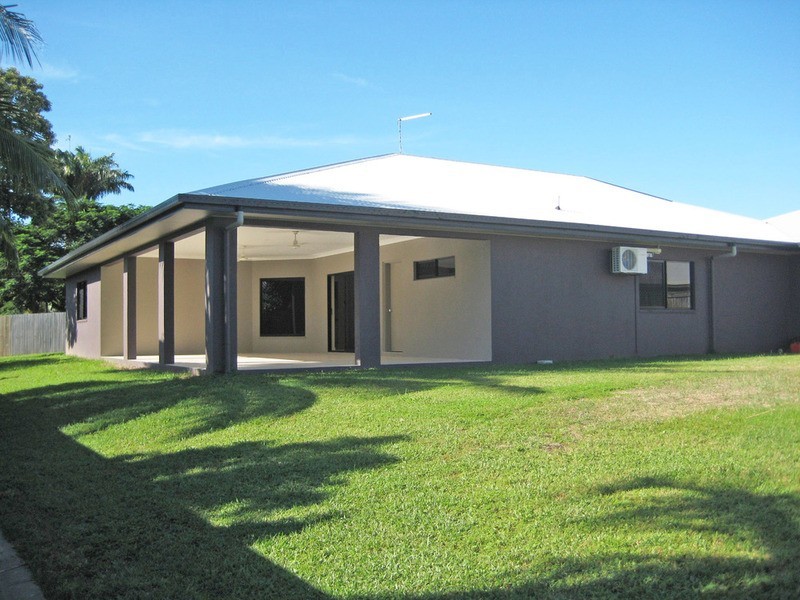 19 Norfolk Close, Holloways Beach QLD 4878