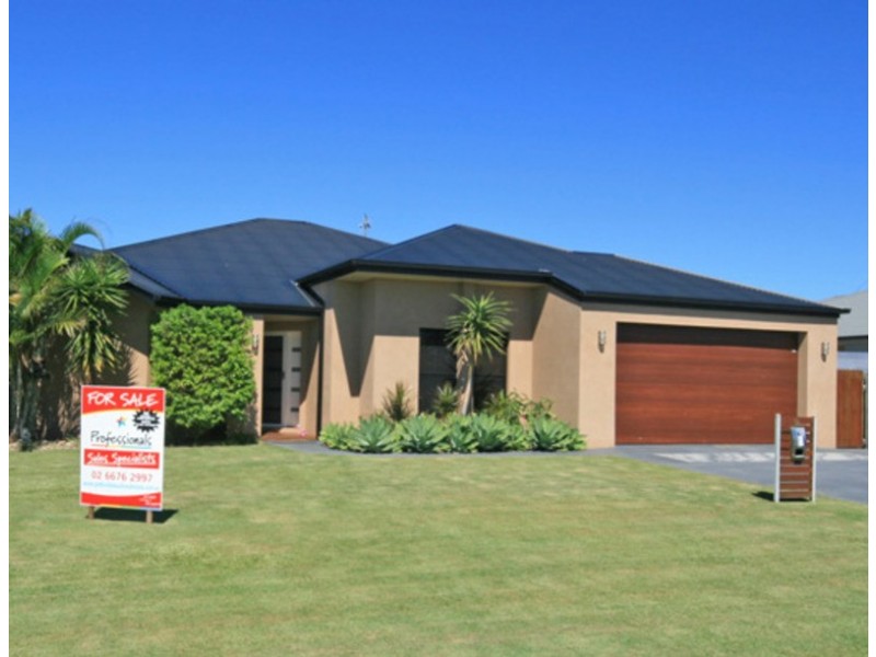 2 Benaud Place, Pottsville NSW 2489