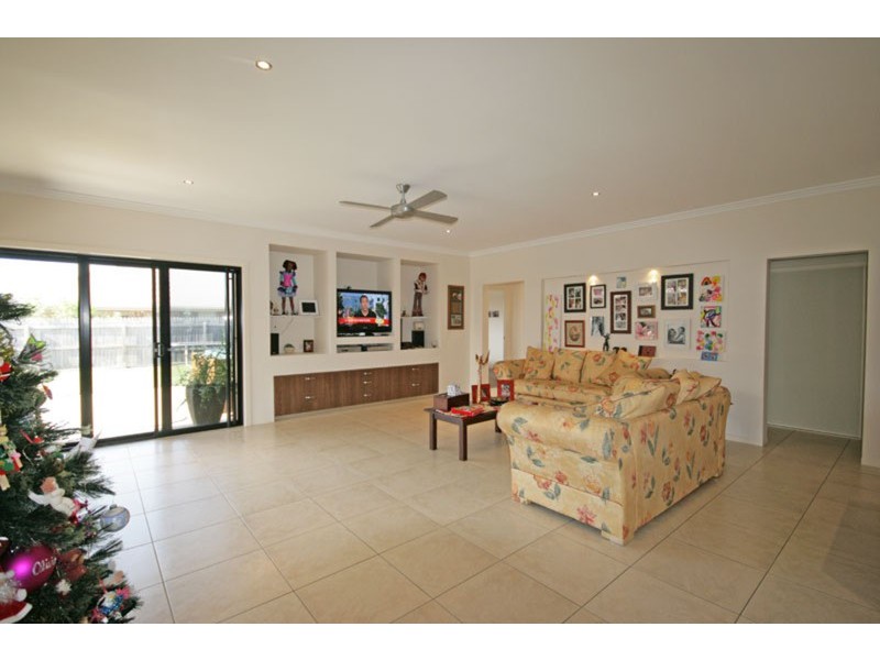 2 Benaud Place, Pottsville NSW 2489