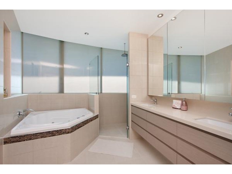 3/13 Eden Street, Coolangatta QLD 4225