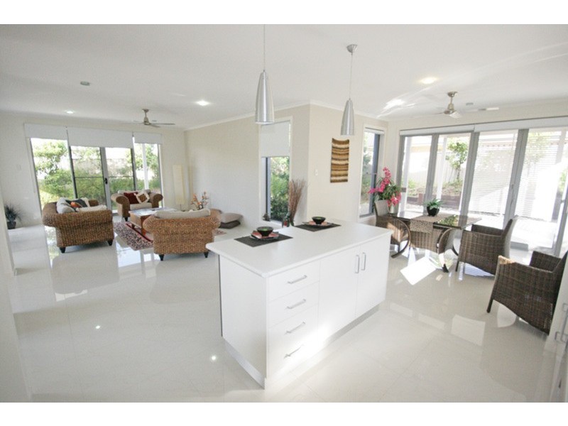 10 Newcastle Drive, Pottsville NSW 2489