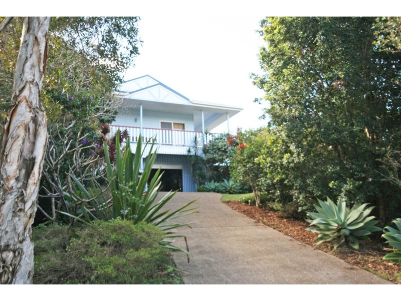 8 Sassafras Street, Pottsville NSW 2489