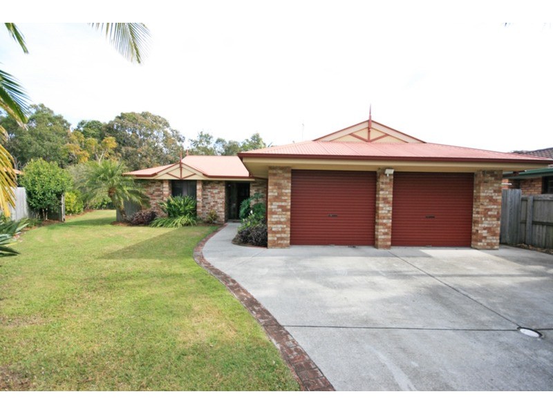 8 Kippax Place, Pottsville NSW 2489