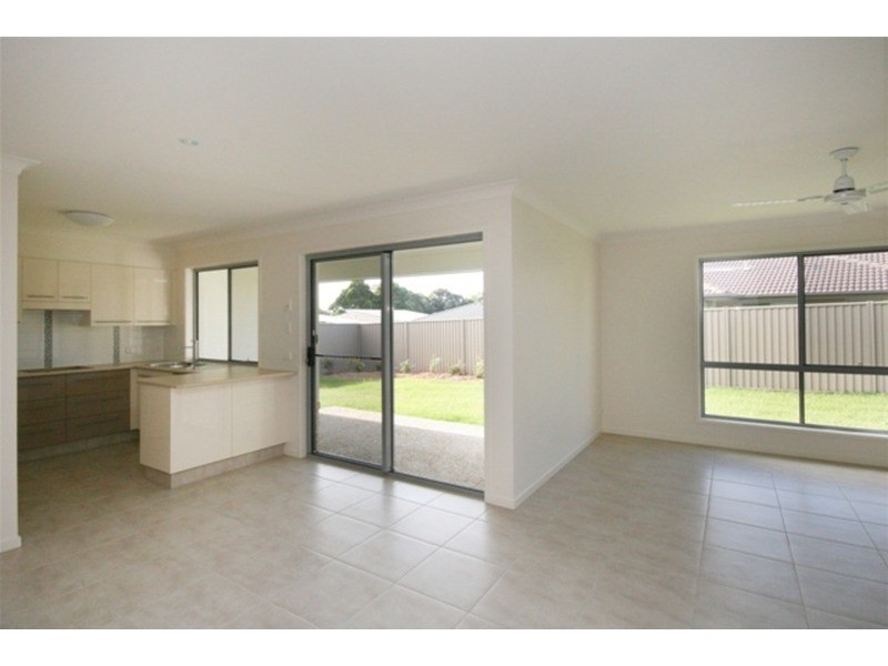 2/60 Newcastle Drive, Pottsville NSW 2489