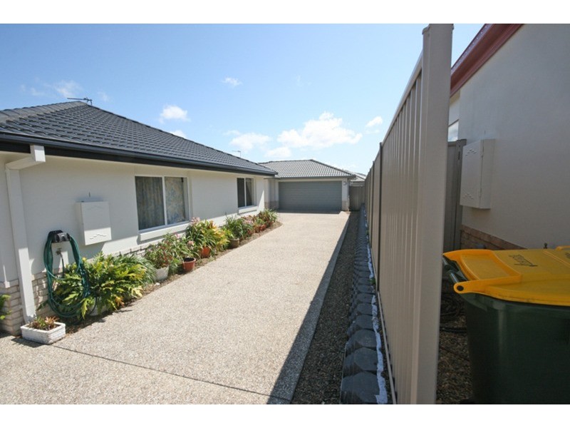 2/60 Newcastle Drive, Pottsville NSW 2489