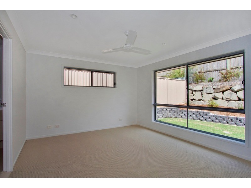 2/69 Newcastle  Drive, Pottsville NSW 2489