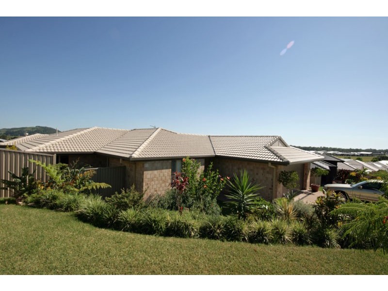 32 Newcastle Drive, Pottsville NSW 2489