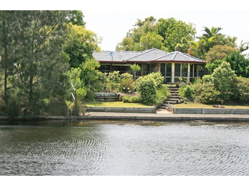 2 Caroline Street, Pottsville NSW 2489