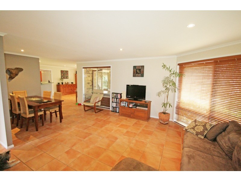 2 Caroline Street, Pottsville NSW 2489