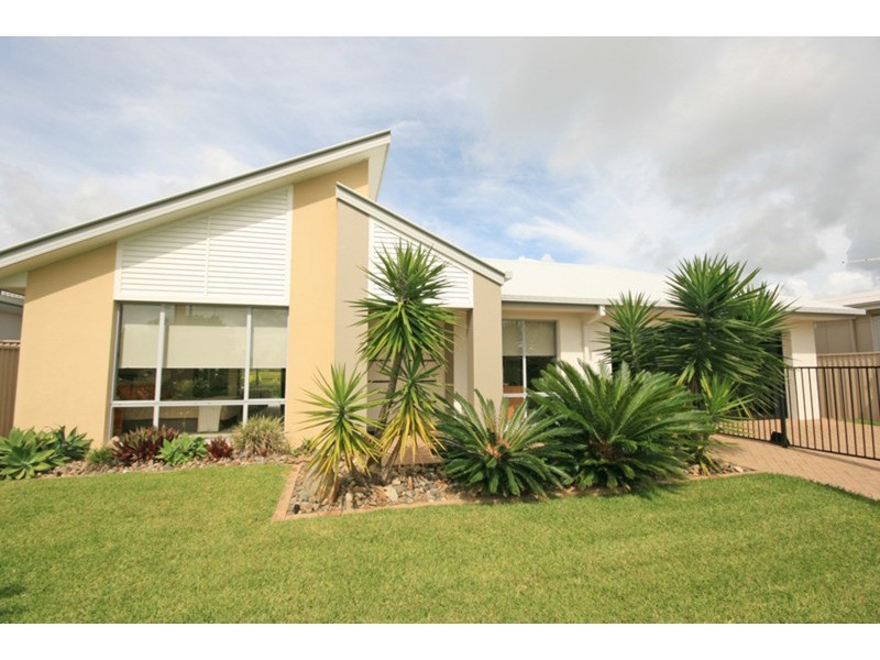 14 Newcastle Drive, Pottsville NSW 2489