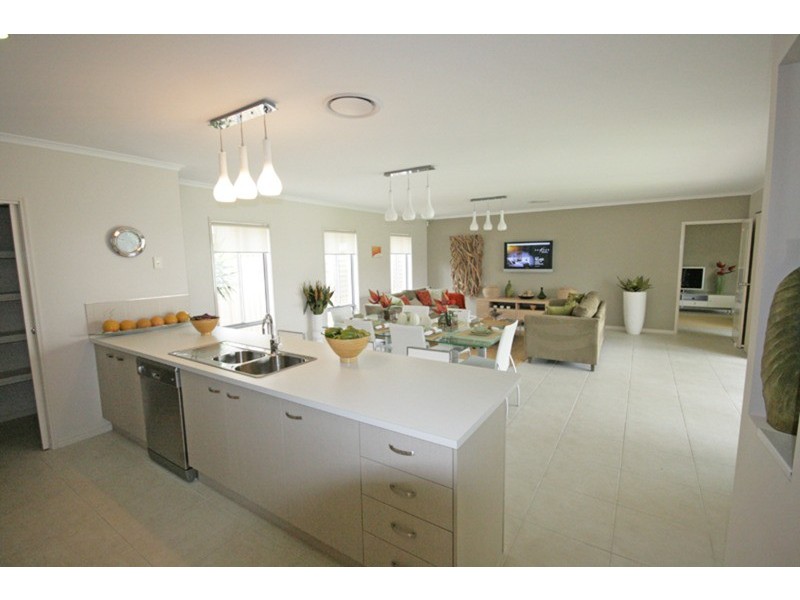 14 Newcastle Drive, Pottsville NSW 2489
