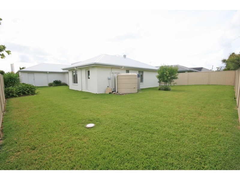 14 Newcastle Drive, Pottsville NSW 2489
