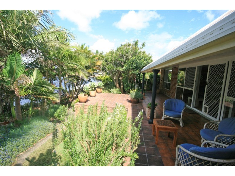 71 Andrew  Avenue, Pottsville NSW 2489