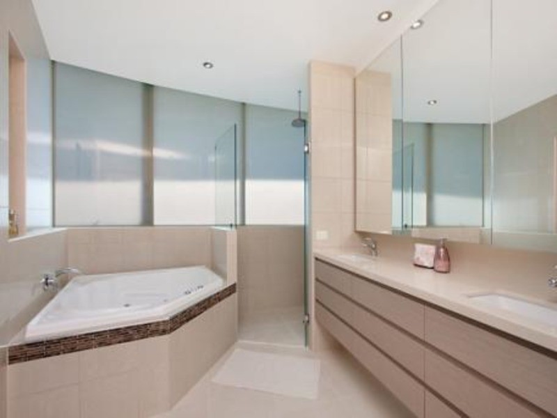3/13 Eden  Avenue, Coolangatta QLD 4225