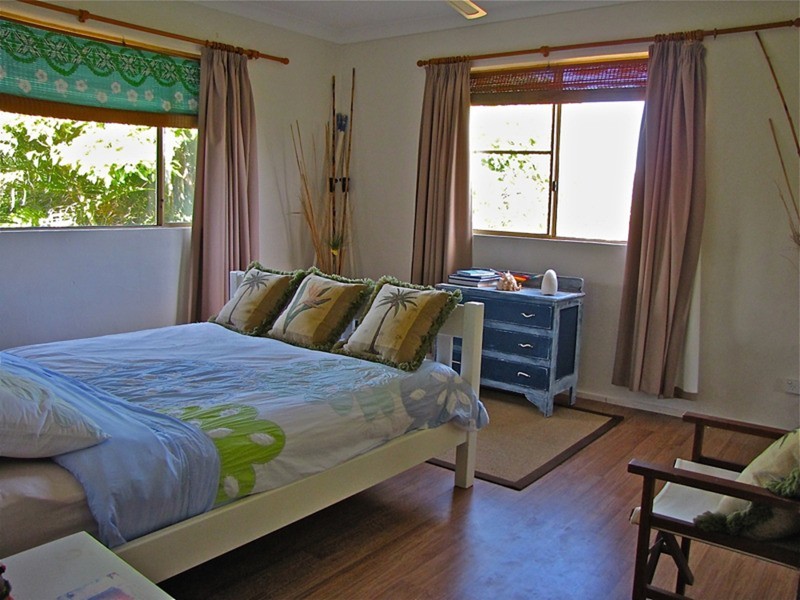 9 Surfside  Crescent, Pottsville NSW 2489