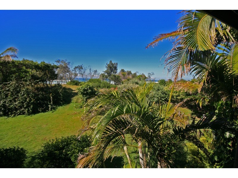 9 Surfside  Crescent, Pottsville NSW 2489