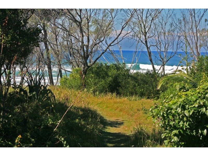 9 Surfside  Crescent, Pottsville NSW 2489