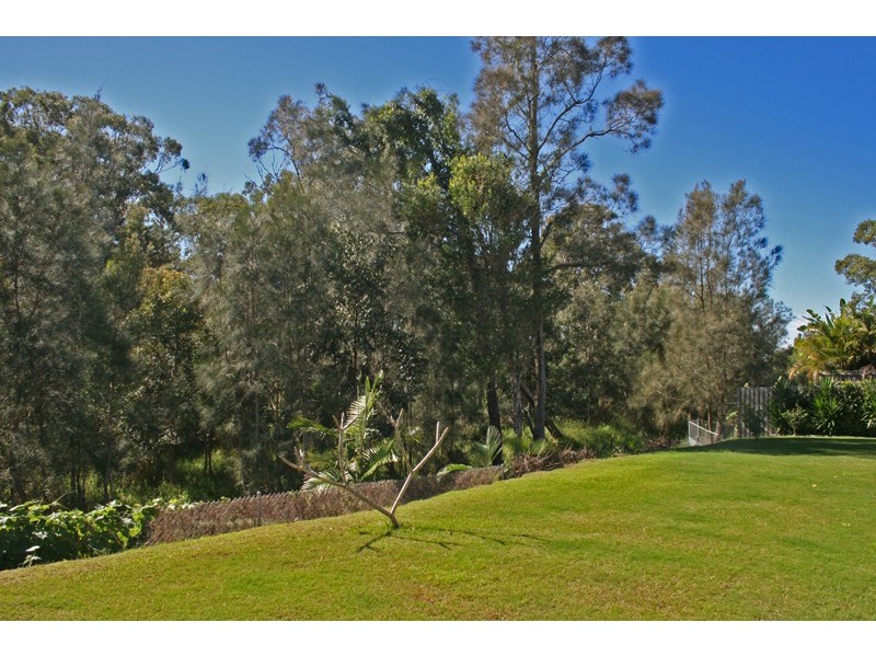 16 Woodfull Crescent, Pottsville NSW 2489