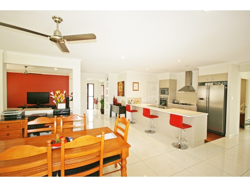 16 Woodfull Crescent, Pottsville NSW 2489