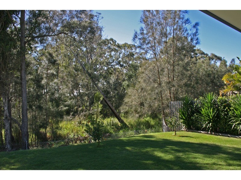 16 Woodfull Crescent, Pottsville NSW 2489
