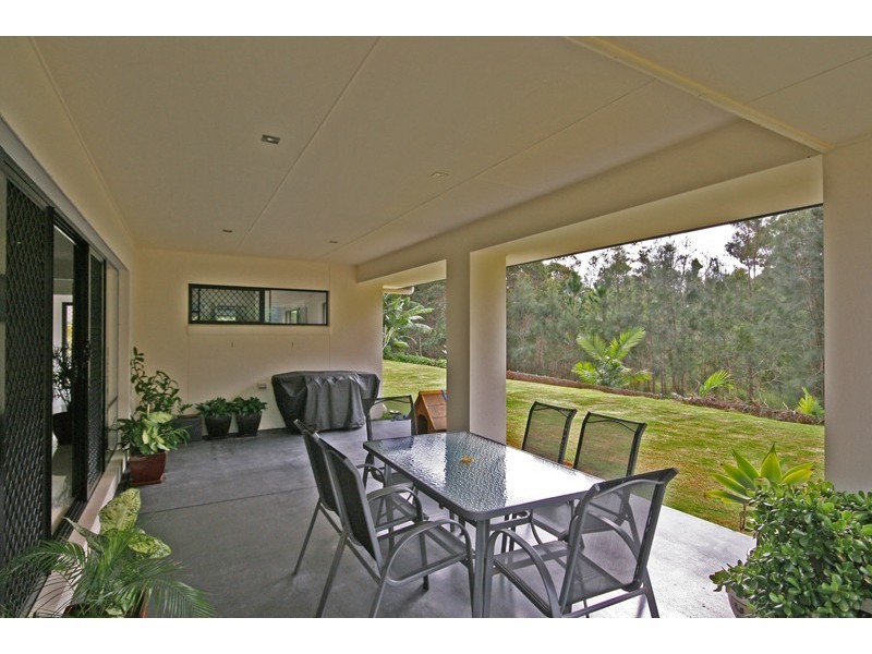 16 Woodfull Crescent, Pottsville NSW 2489