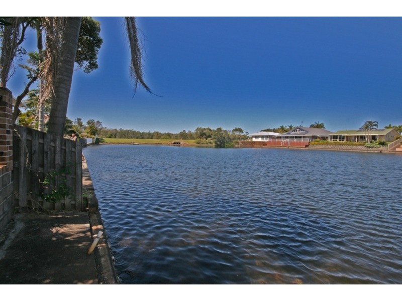 77 Andrew Avenue, Pottsville NSW 2489
