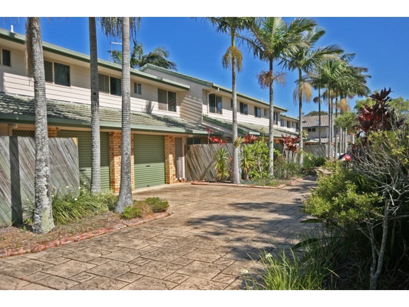 4/10 Hampton  Court, Pottsville NSW 2489