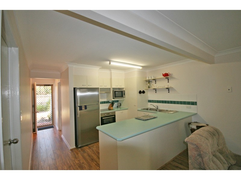 4/10 Hampton  Court, Pottsville NSW 2489