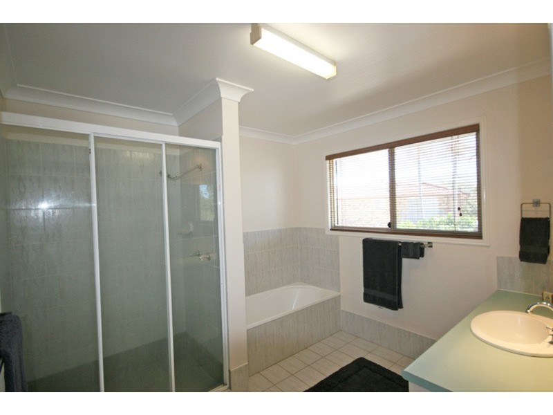 4/10 Hampton  Court, Pottsville NSW 2489