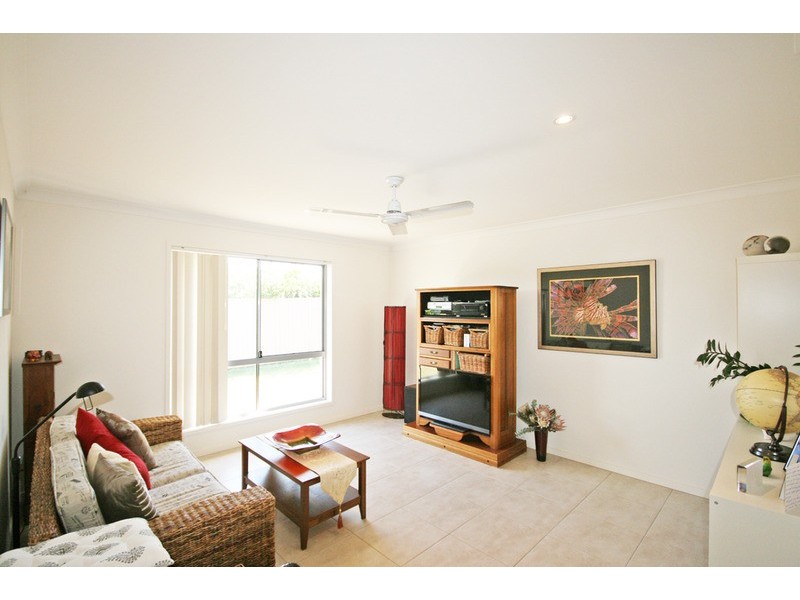 2/60 Newcastle Drive, Pottsville NSW 2489