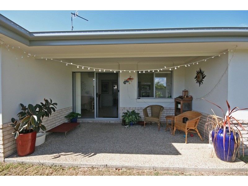 2/60 Newcastle Drive, Pottsville NSW 2489