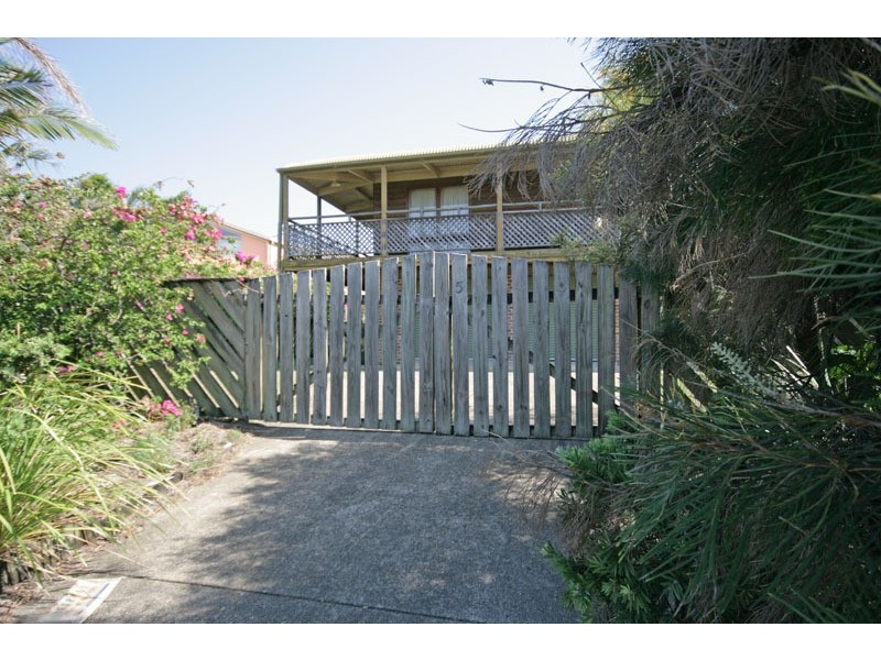 5 Surfside Crescent, Pottsville NSW 2489