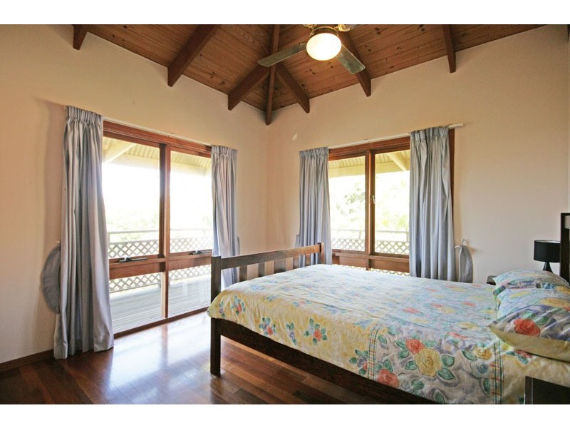 5 Surfside Crescent, Pottsville NSW 2489