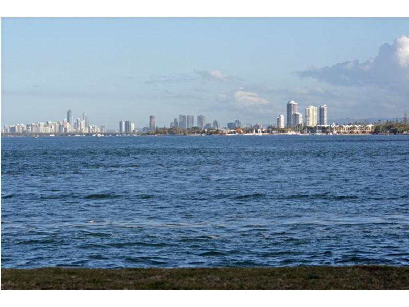 17 King Arthurs Court, Paradise Point QLD 4216