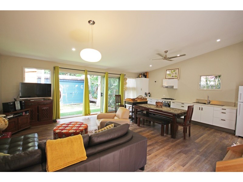 20 Twentyeighth Avenue, Palm Beach QLD 4221