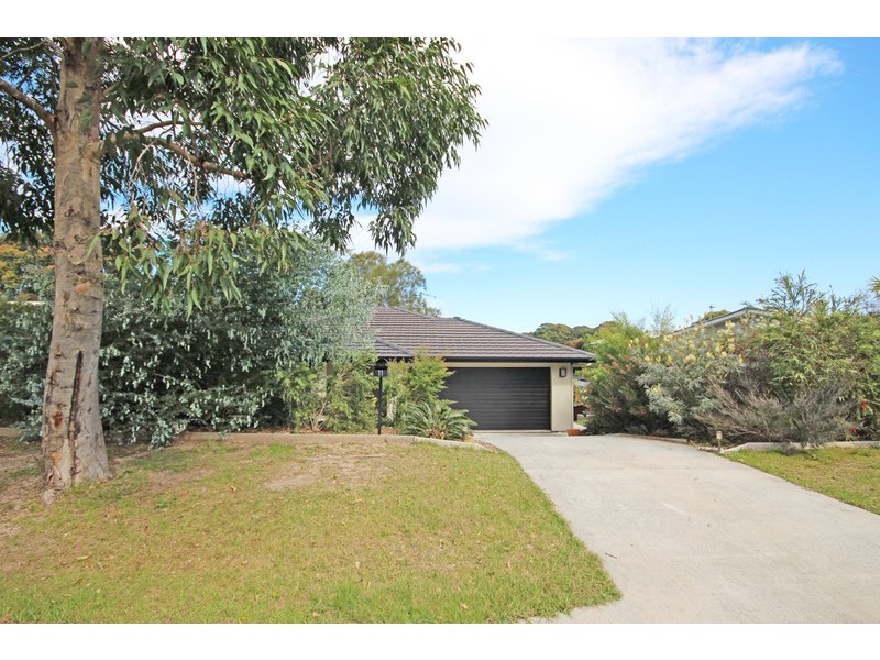 11 Hovea Drive, Pottsville NSW 2489