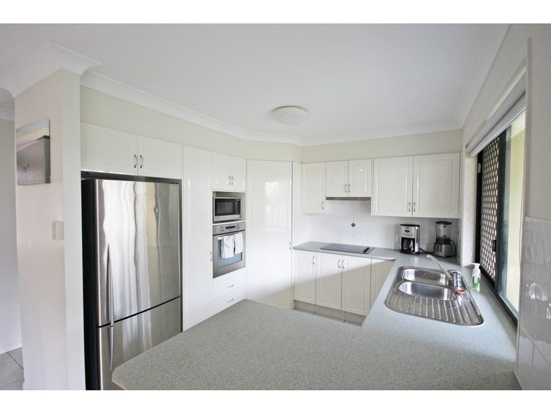 2/12 Suffolk Parade, Pottsville NSW 2489