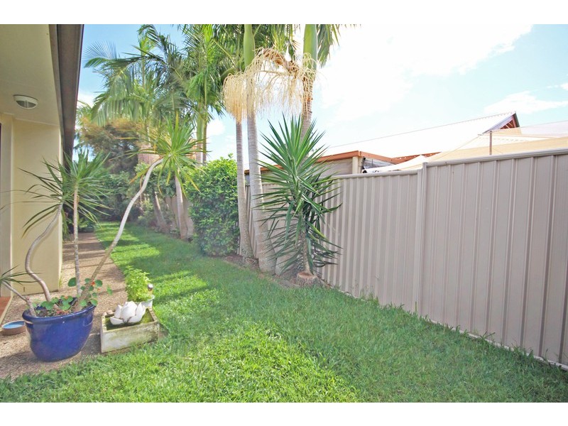 2/12 Suffolk Parade, Pottsville NSW 2489