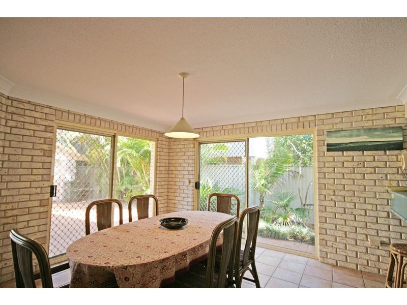 10 Surfside Crescent, Pottsville NSW 2489