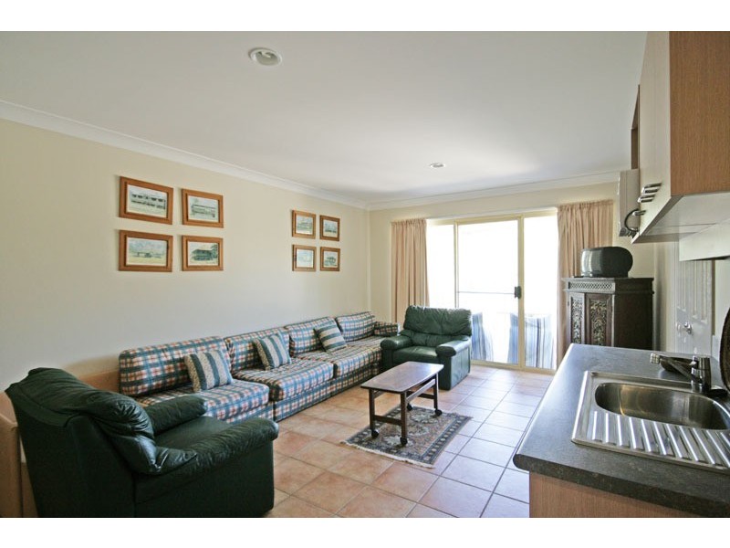 10 Surfside Crescent, Pottsville NSW 2489